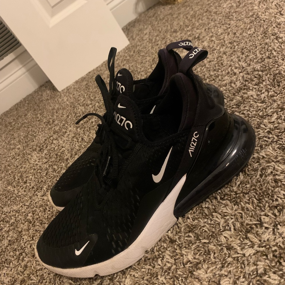 Black and white Nike Air Max 270